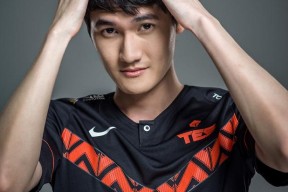 爱游戏-包含莎拉波娃巅峰对决，Karsa与60激战TES分钟，精彩发挥胜负难料！的词条