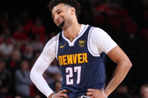 爱游戏-穆雷回归赛场，连败首场状态亮眼，篮网观众沸腾！的简单介绍